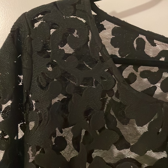 Plus 1X Black laced peplum sleeved top. Addition Elle. - Picture 3 of 3